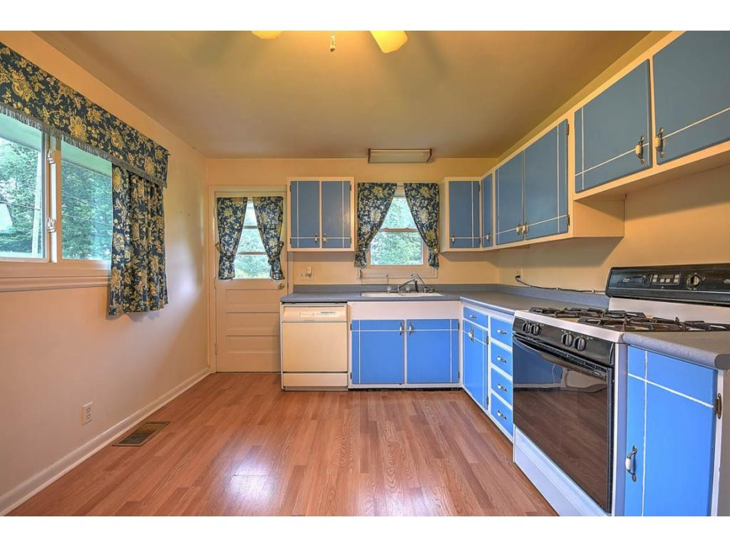 4621 Old Stage Road Kingsport, TN 37664 - Photo 5 of 34 Photo 5