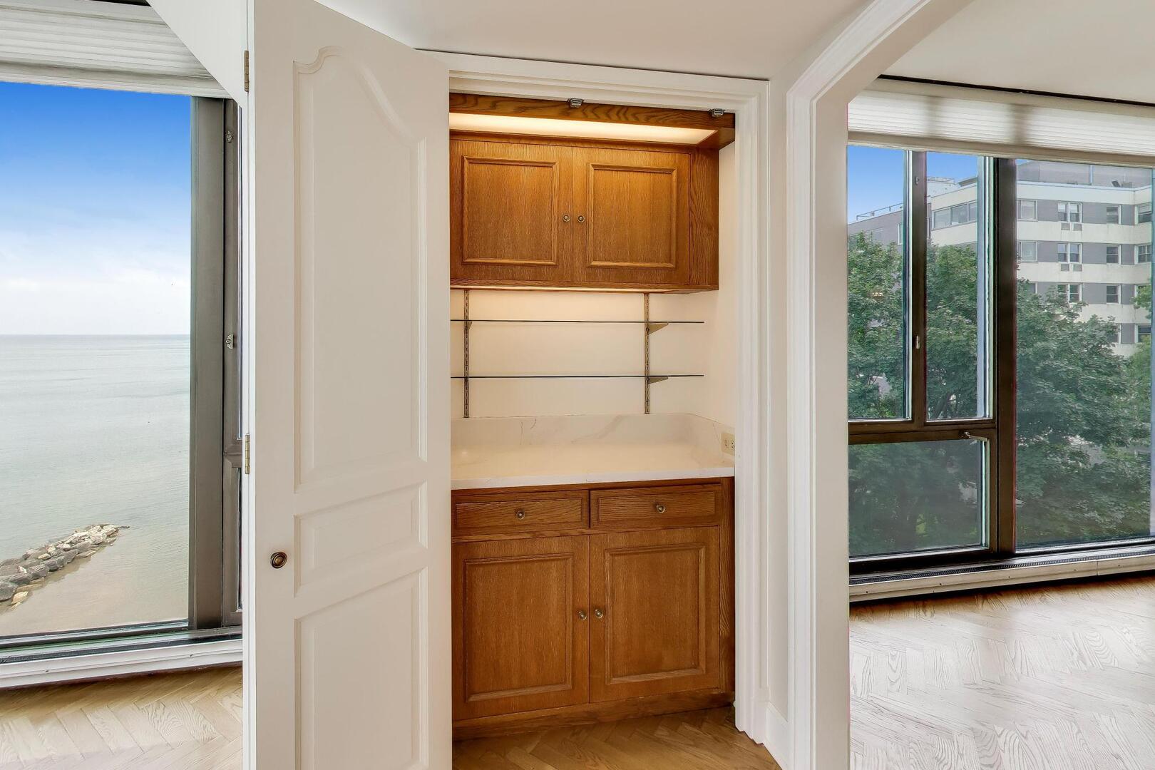 1420 Sheridan Road, Unit 6B Wilmette, IL 60091 - Photo 11 of 31