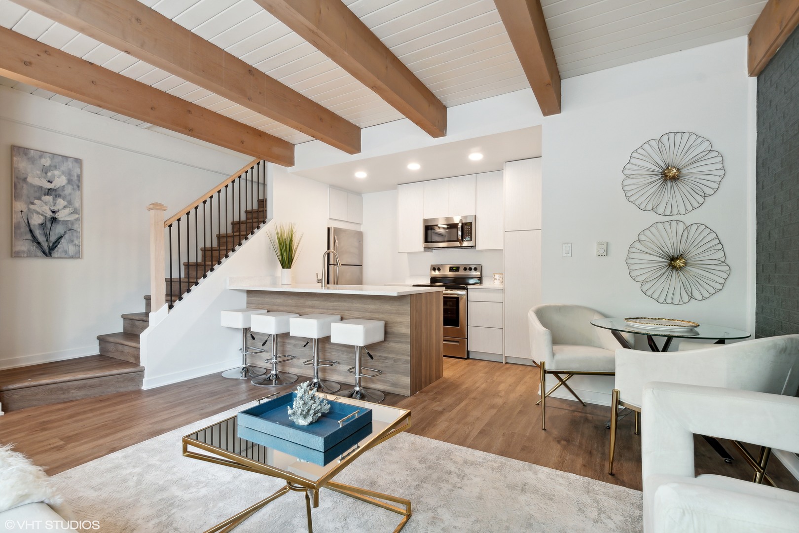 1908 Green Bay Road, Unit H Highland Park, IL 60035 - Photo 3 of 9 a living room with furniture and wooden floor