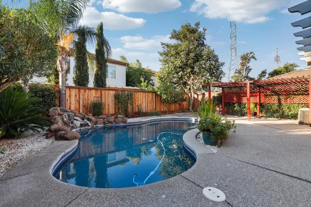 $670,000 | 9378 Brenton Court, Elk Grove, CA 95624