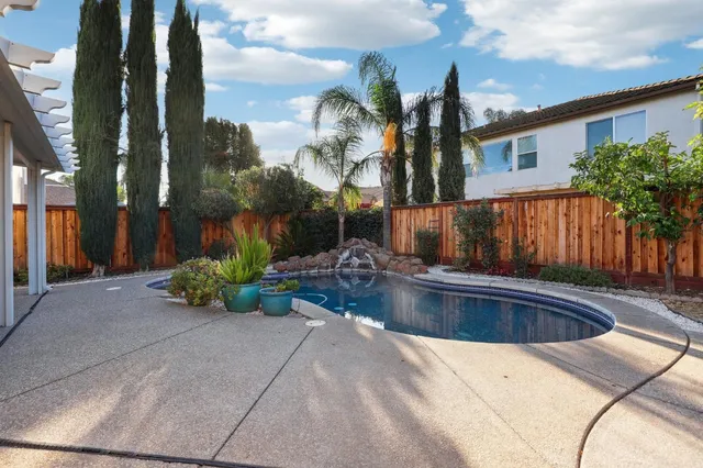 $670,000 | 9378 Brenton Court, Elk Grove, CA 95624