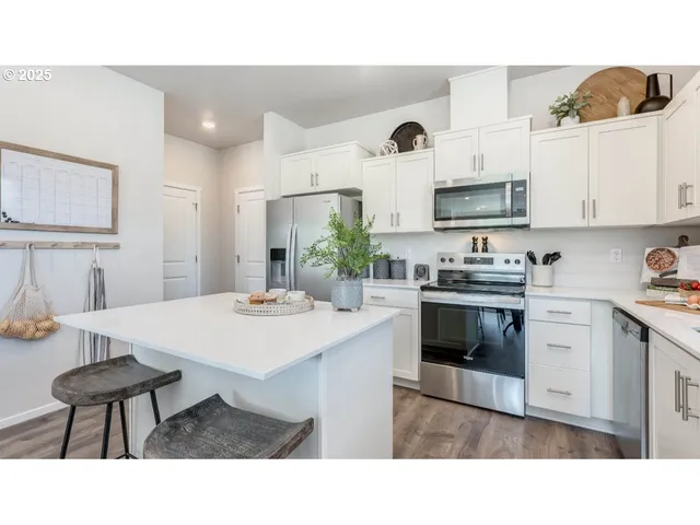 $406,995 | 3541 Southwest Thomas Avenue, Gresham, OR 97080