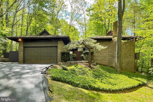 $1,800,000 | 8621 Tebbs Lane, McLean, VA 22102