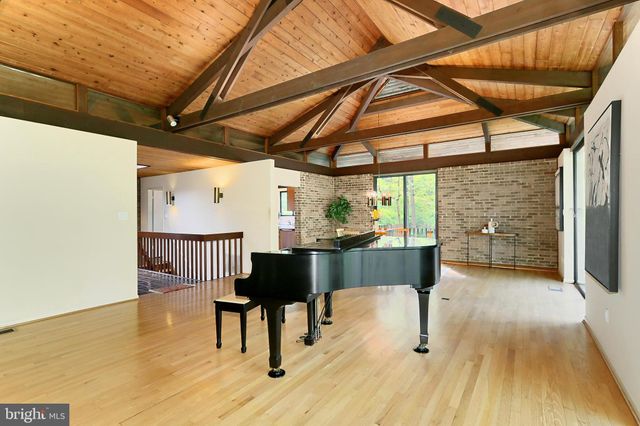 $1,800,000 | 8621 Tebbs Lane, McLean, VA 22102