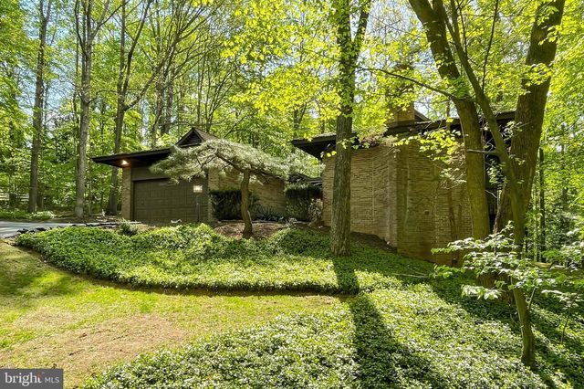 $1,800,000 | 8621 Tebbs Lane, McLean, VA 22102