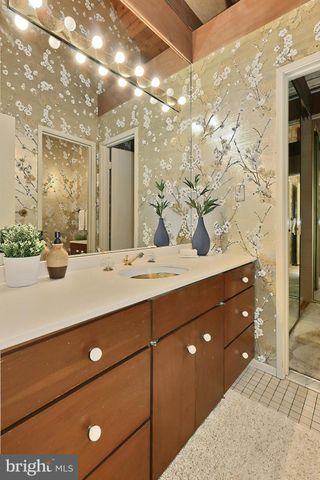 $1,800,000 | 8621 Tebbs Lane, McLean, VA 22102