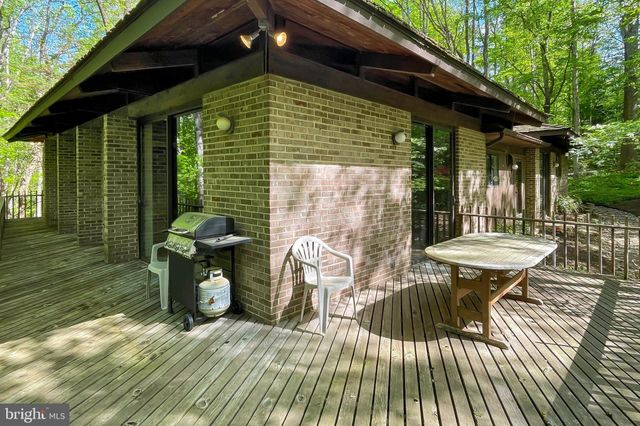 $1,800,000 | 8621 Tebbs Lane, McLean, VA 22102