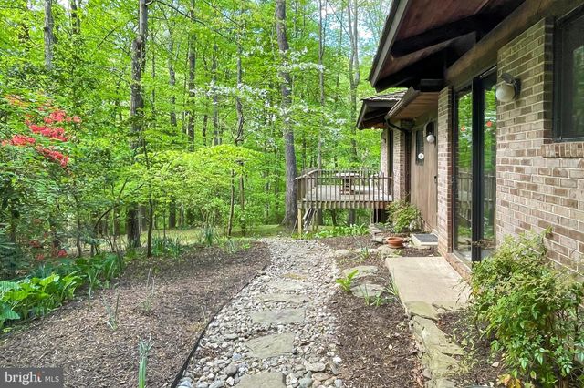 $1,800,000 | 8621 Tebbs Lane, McLean, VA 22102