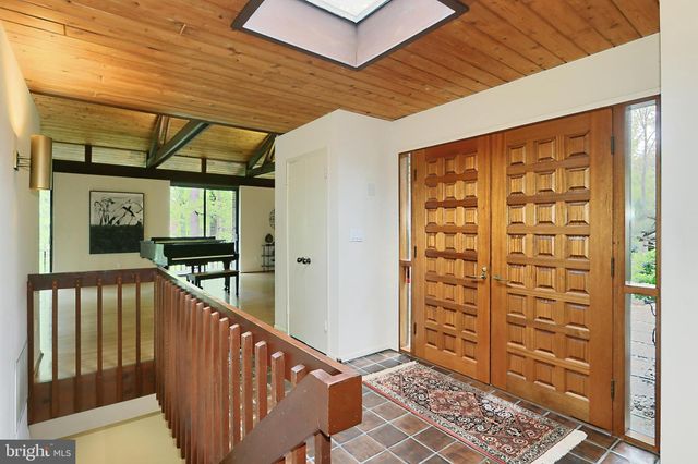 $1,800,000 | 8621 Tebbs Lane, McLean, VA 22102