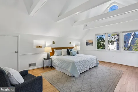 $1,325,000 | 3 Hitching Post Place, North Bethesda, MD 20852