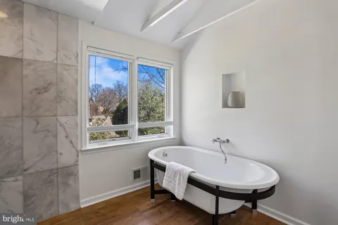 $1,325,000 | 3 Hitching Post Place, North Bethesda, MD 20852