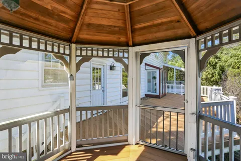 $1,325,000 | 3 Hitching Post Place, North Bethesda, MD 20852