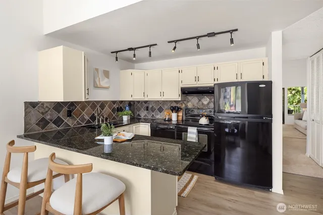 $559,000 | 6333 Sand Point Way Northeast, Seattle, WA 98115