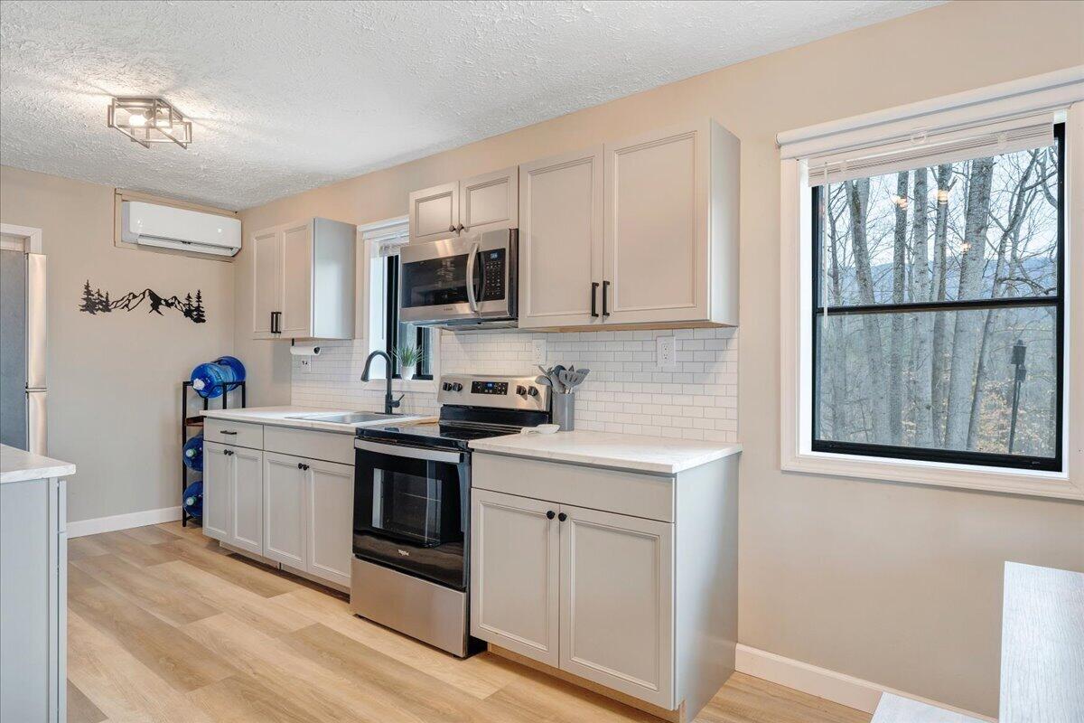 10924 Narrow Passage Road Eagle Rock, VA 24085 - Photo 15 of 85 15-MIB00600
