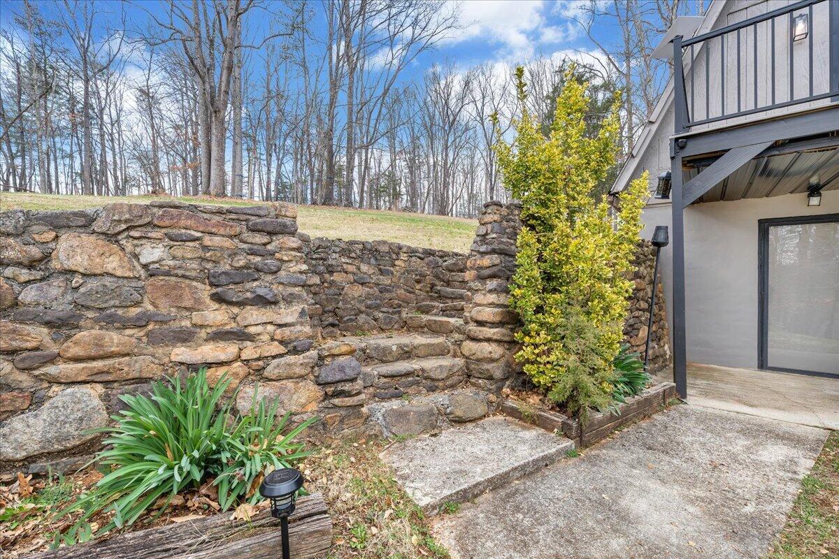10924 Narrow Passage Road Eagle Rock, VA 24085 - Photo 6 of 85 06-MIB00699