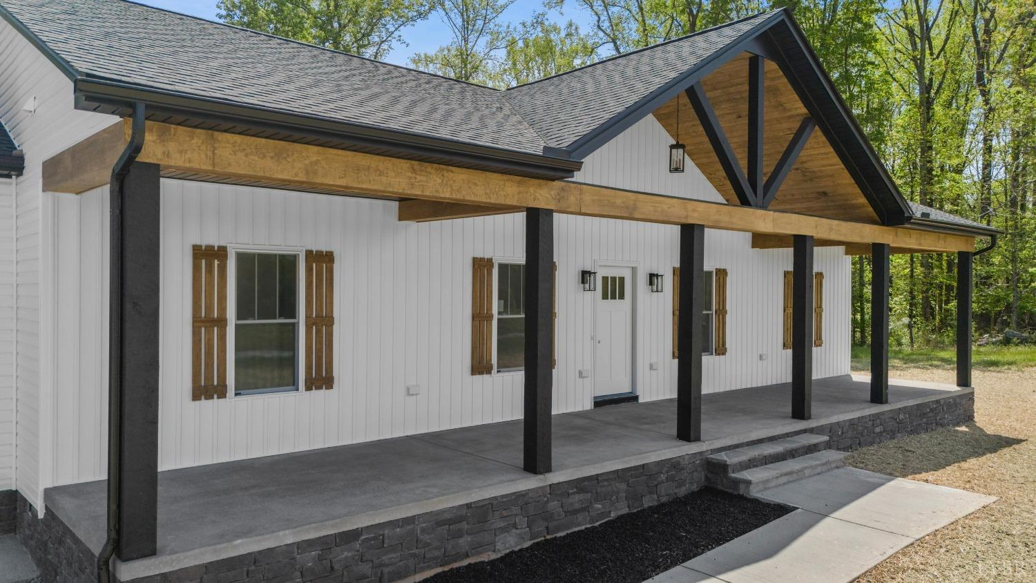 1020 Social Hall Road New Canton, VA 23123 - Photo 2 of 42 Gallery Image 2