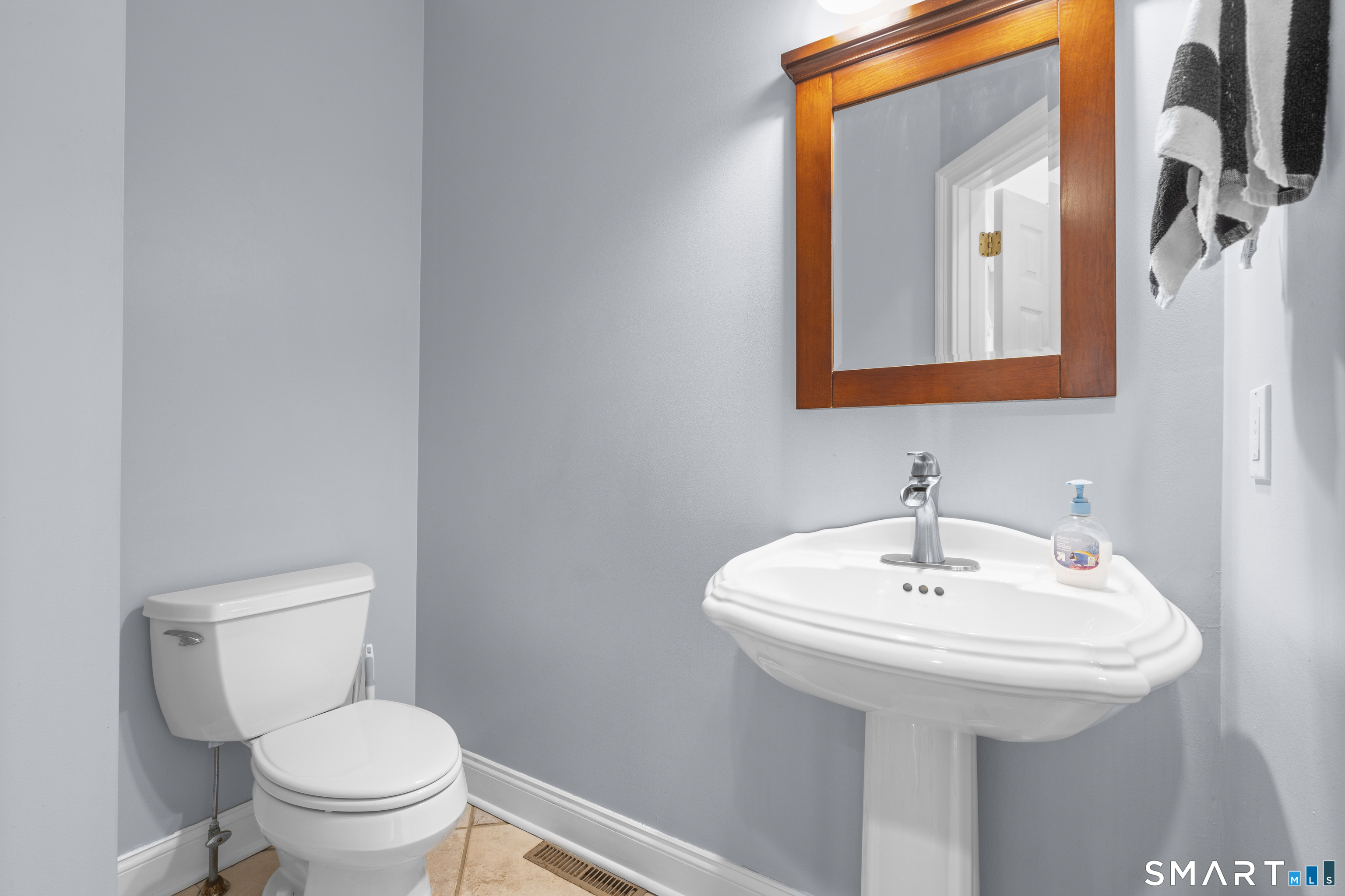 332 Hattertown Road Monroe, CT 06468 - Photo 12 of 37