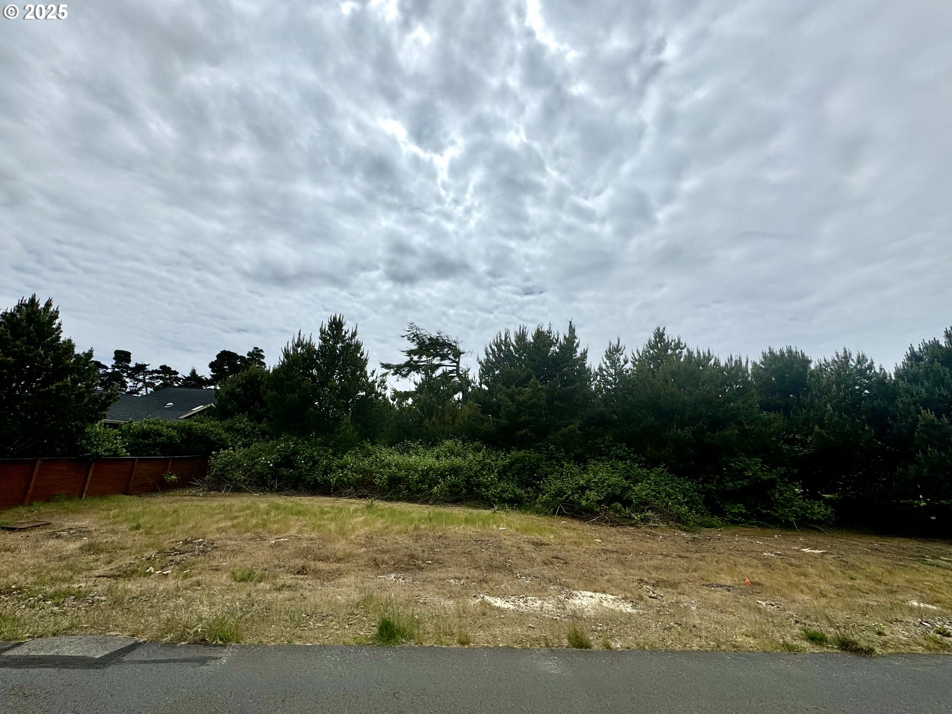 Lake Point Drive, Unit 23 Florence, OR 97439 - Photo 9 of 13 a view of swimming pool and mountain