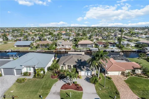 $949,900 | 5025 Southwest 10th Avenue, Cape Coral, FL 33914