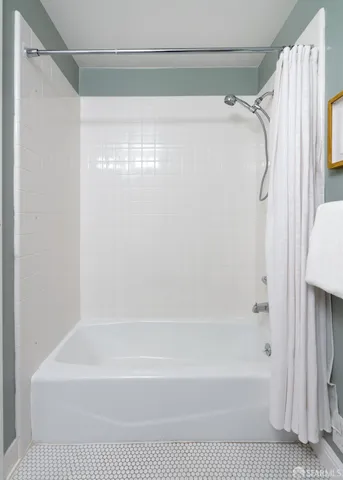 $949,000 | 558 Central Avenue, San Francisco, CA 94117