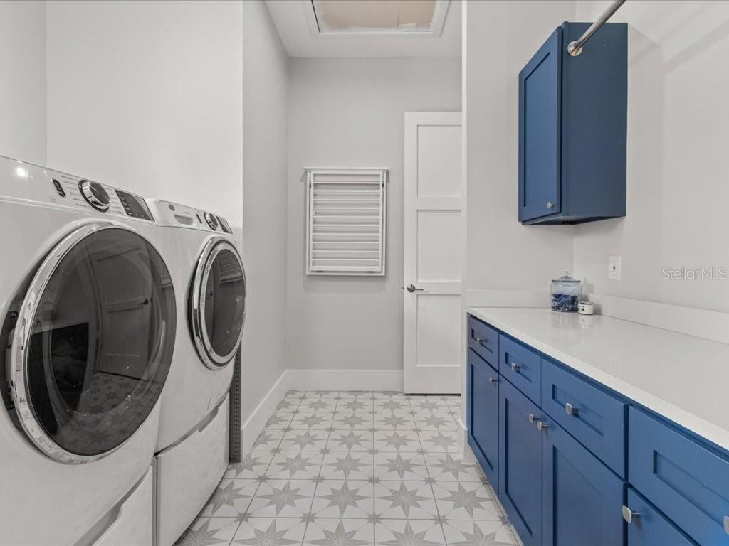3937 West Shadow Creek Loop Lecanto, FL 34461 - Photo 19 of 65 a utility room with sink dryer and washer