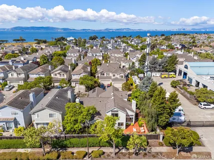 $995,000 | 2 Orr Court, Alameda, CA 94502