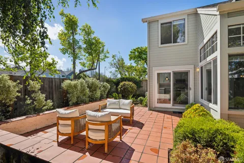 $995,000 | 2 Orr Court, Alameda, CA 94502