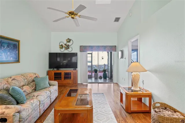 $234,900 | 39650 US Highway 19 North, Unit 912, Tarpon Springs, FL 34689