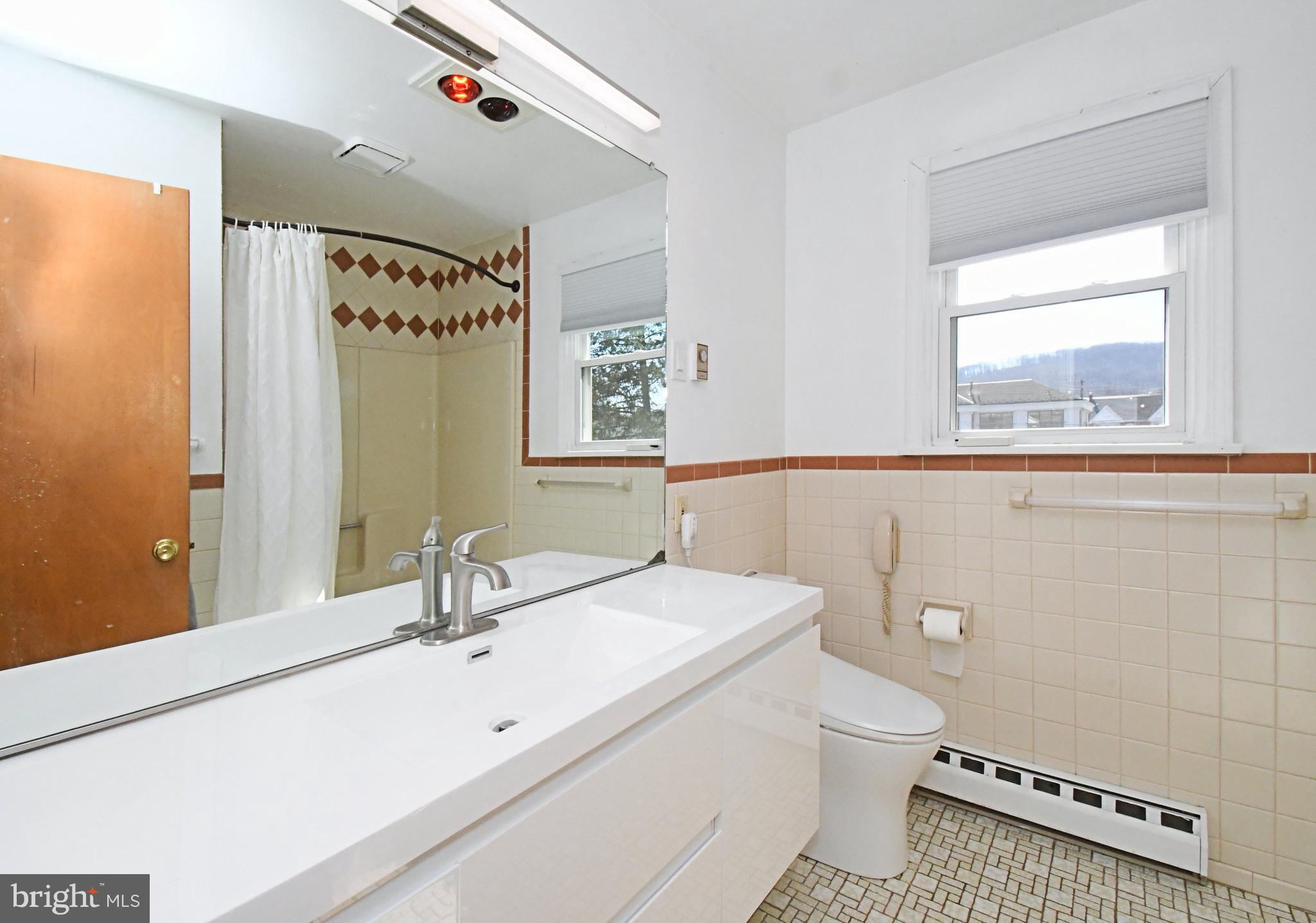 742 Walnut Street Emmaus, PA 18049 - Photo 15 of 25