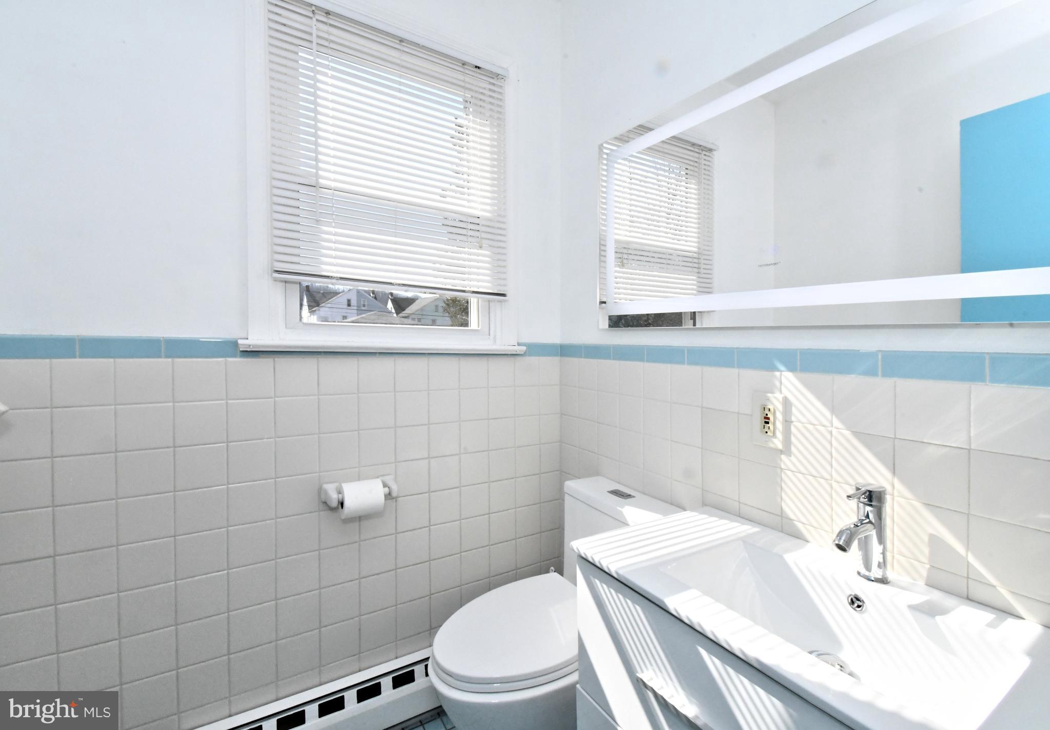 742 Walnut Street Emmaus, PA 18049 - Photo 9 of 25