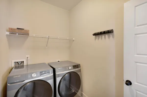 $2,750 | 3988 Hillyard Street, North Charleston, SC 29405