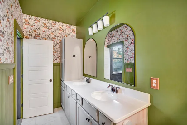 $2,750 | 3988 Hillyard Street, North Charleston, SC 29405