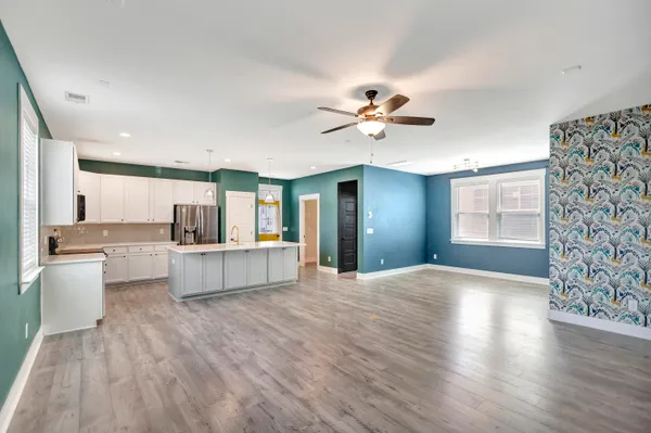 $2,750 | 3988 Hillyard Street, North Charleston, SC 29405
