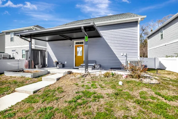 $2,750 | 3988 Hillyard Street, North Charleston, SC 29405