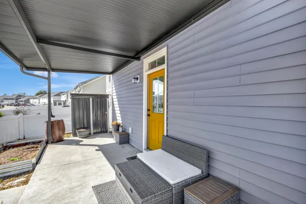 $2,750 | 3988 Hillyard Street, North Charleston, SC 29405