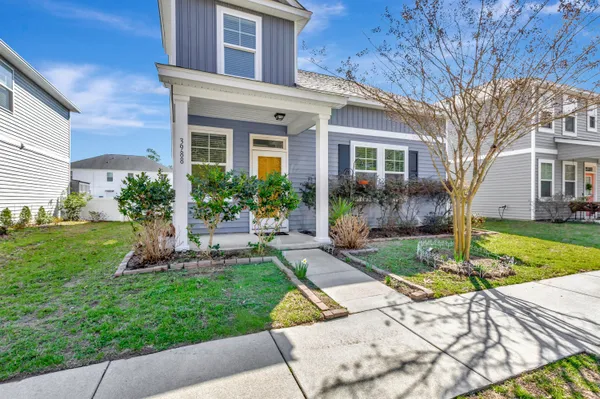 $2,750 | 3988 Hillyard Street, North Charleston, SC 29405