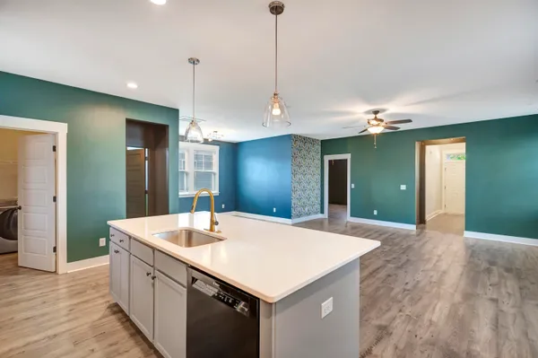 $2,750 | 3988 Hillyard Street, North Charleston, SC 29405