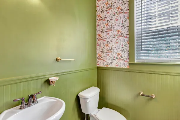 $2,750 | 3988 Hillyard Street, North Charleston, SC 29405