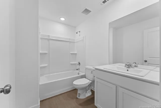 $290,000 | 116 Ellendale Place, Fredericksburg, TX 78624