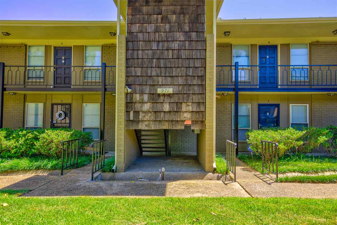 971 June Road, Unit 2 Memphis, TN 38119 - Photo 4 of 25 Gallery Image 4