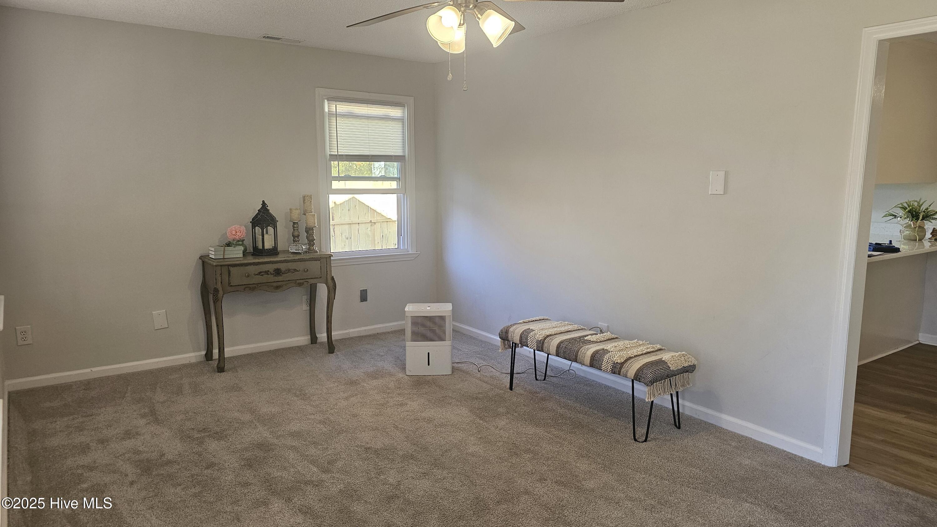 113 East Catawba Road Greenville, NC 27834 - Photo 7 of 19 7 Living Room