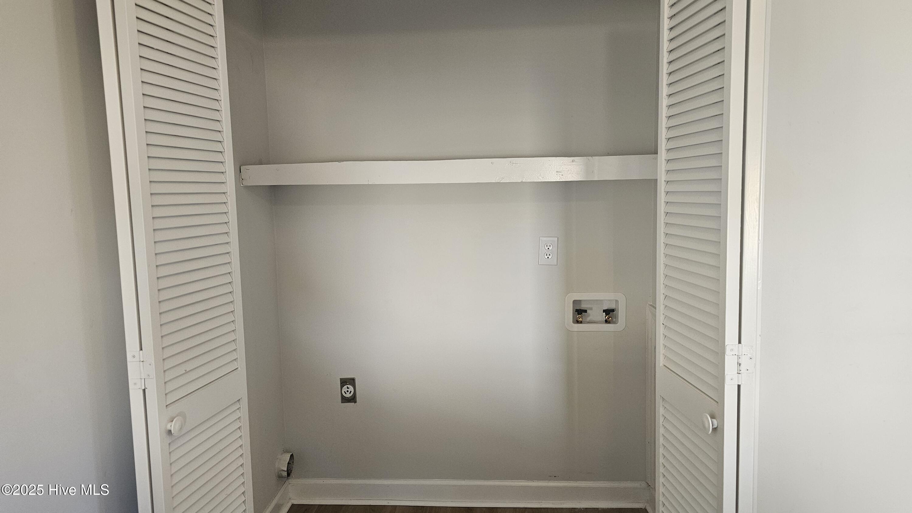 113 East Catawba Road Greenville, NC 27834 - Photo 10 of 19 10 Laundry