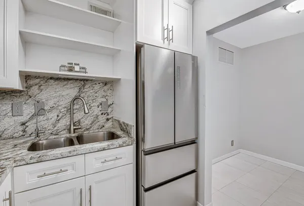 $1,300 | 2004 Lake Osborne Drive, Unit 4, Lake Worth Beach, FL 33461