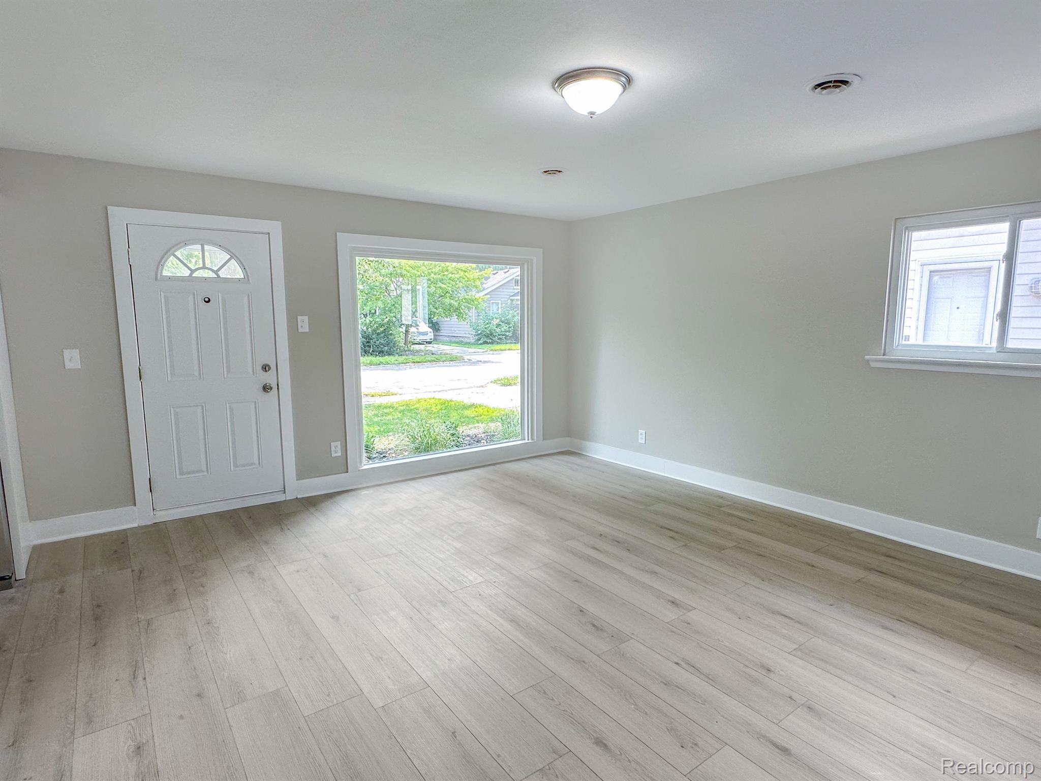 1971 Leitch Road Ferndale, MI 48220 - Photo 3 of 22 Gallery Image 3