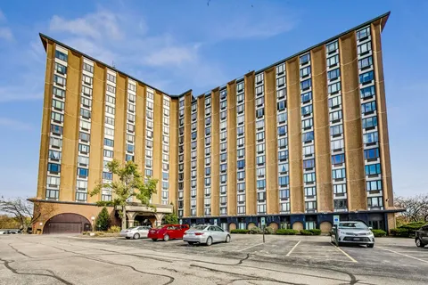 $164,900 | 1 Renaissance Place, Unit 1118, Palatine, IL 60067