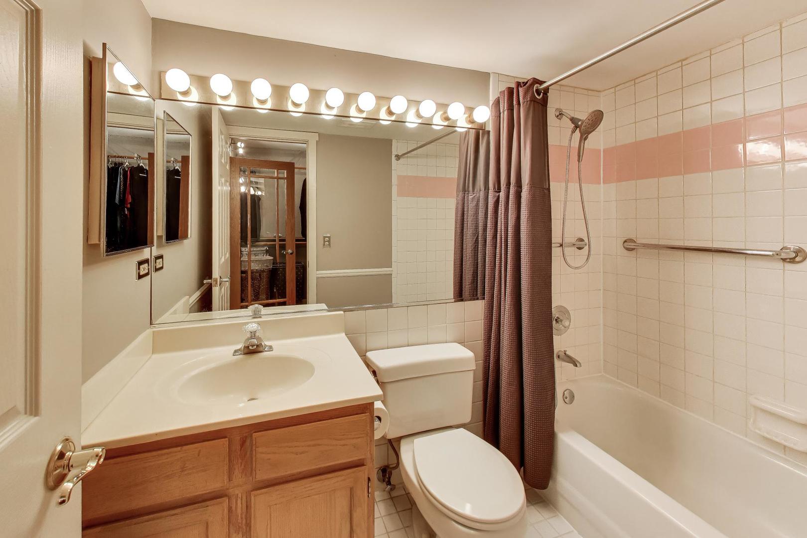 1 Renaissance Place, Unit 1118 Palatine, IL 60067 - Photo 12 of 18
