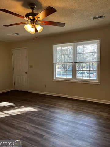 $1,640 | 420 North Elizabeth Lane, Griffin, GA 30223