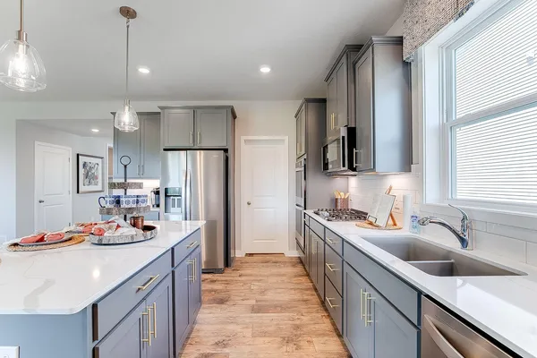 $675,000 | 1720 Oak Creek Pass, Chaska, MN 55318