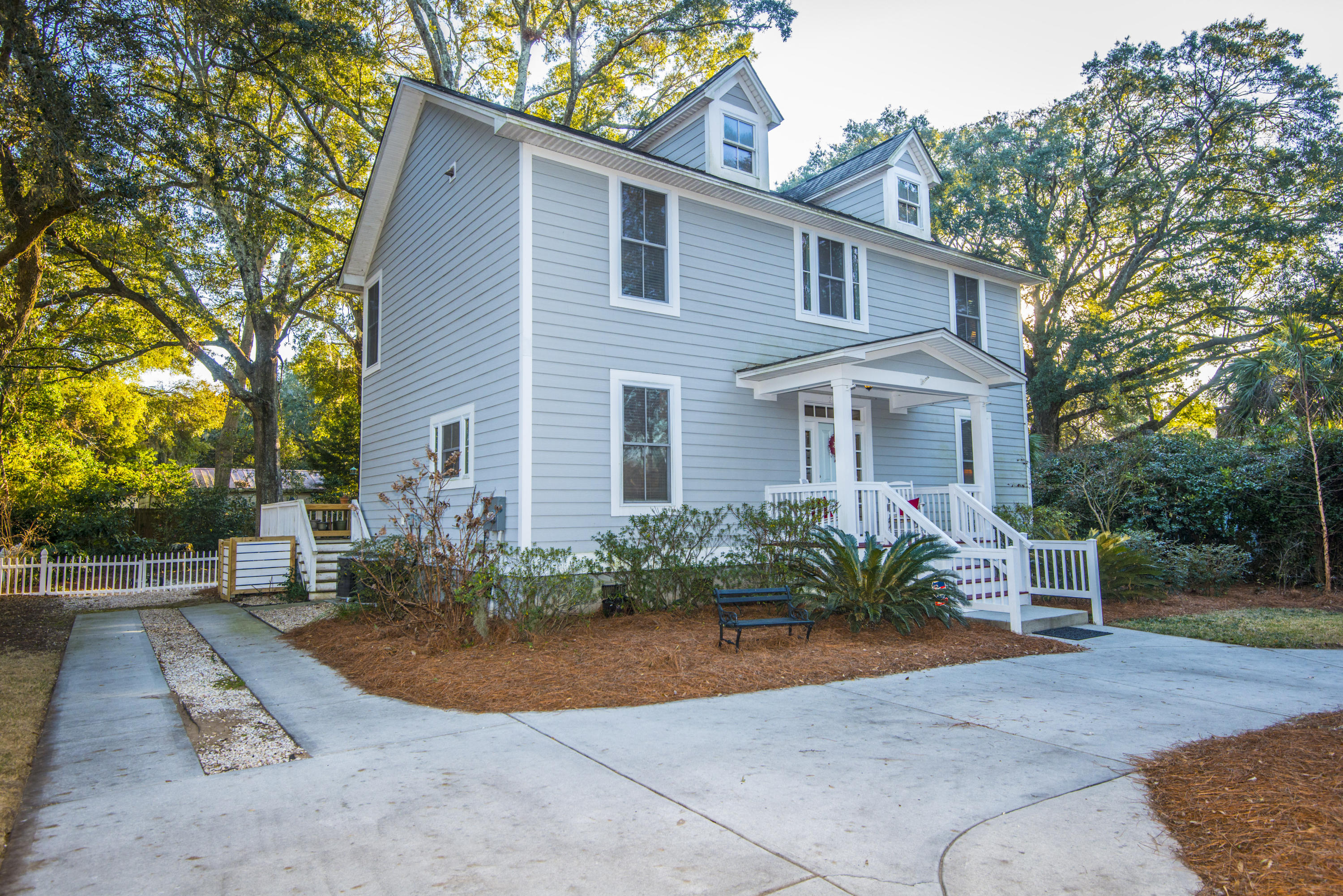 2161 Westrivers Road Charleston, SC 29412 - Photo 35 of 38 front and left side