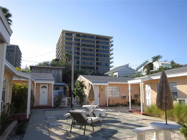 $1,695 | 7797 West Gulf Boulevard, Unit 4, Treasure Island, FL 33706